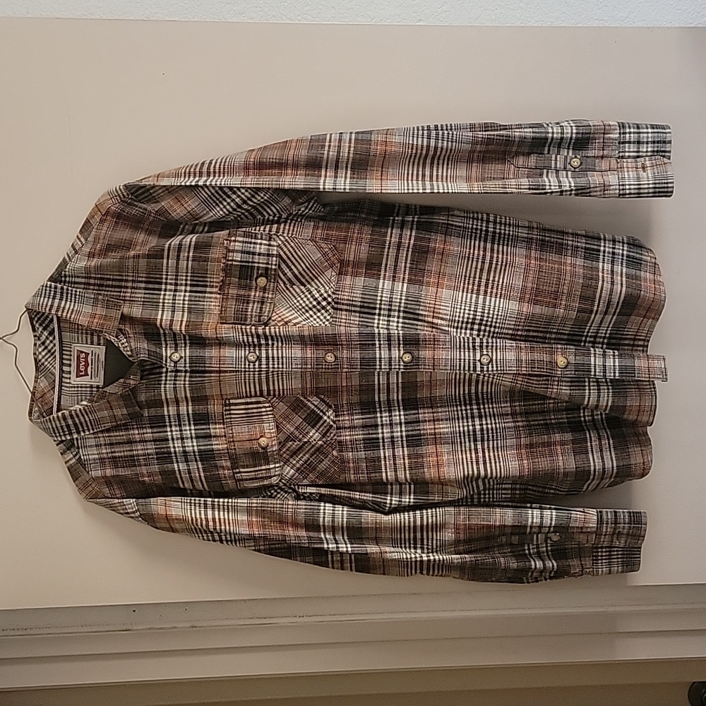 Levi Shirt
